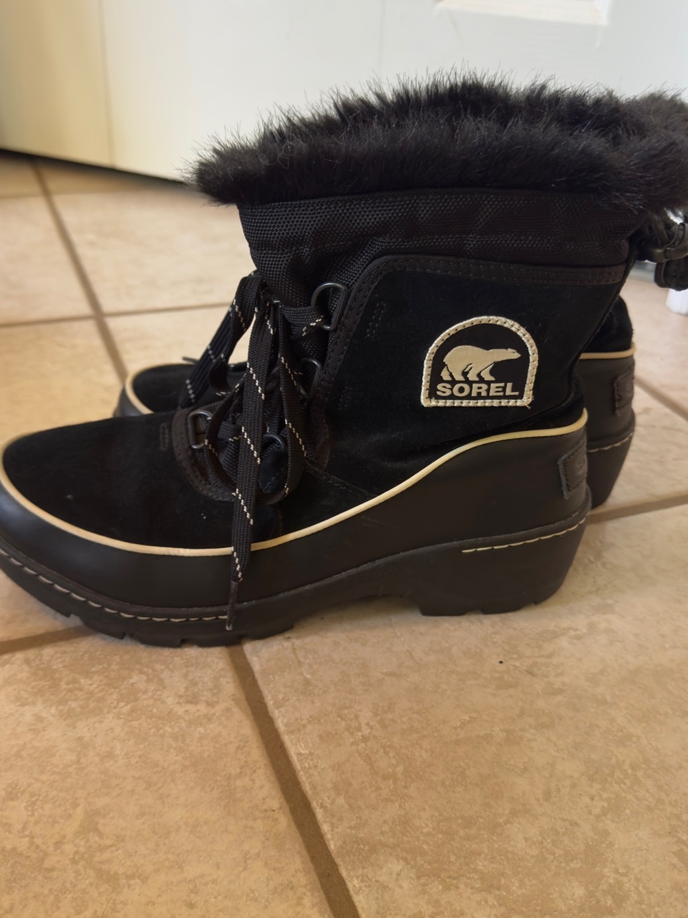 Sorel Black Faux Fur Lace-Up Snow Boots
